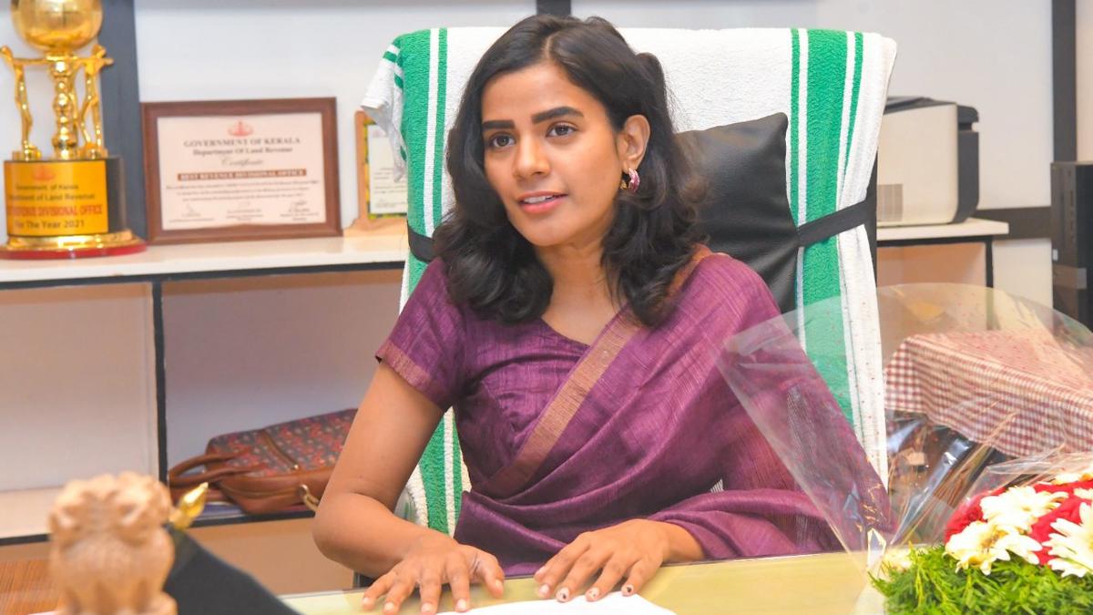 aswathy-srinivas-takes-charge-as-thiruvananthapuram-subcollector-the